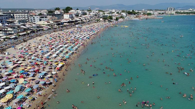 2.8 milionë turistë zgjodhën Shqipërinë në 2021, mbi 1 milion nga Kosova