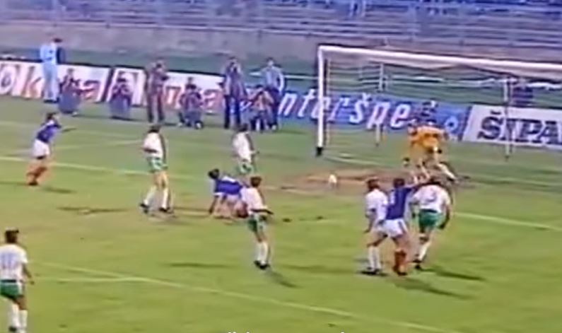 Pamje të rralla kur Fadil Vokrri i realizoi dy gola pikërisht Irlandës së Veriut në “Euro 1988”