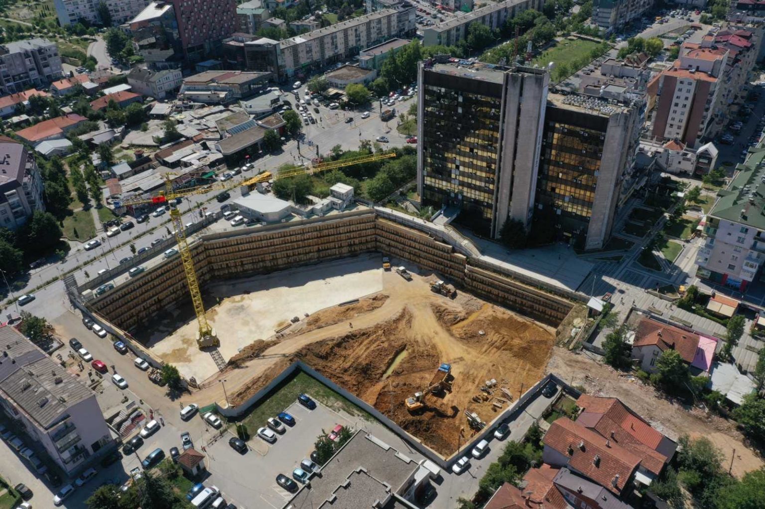 Publikohen fotografitë e punimeve që po bëhen për ndërtimin e Xhamisë Qendrore në Prishtinë