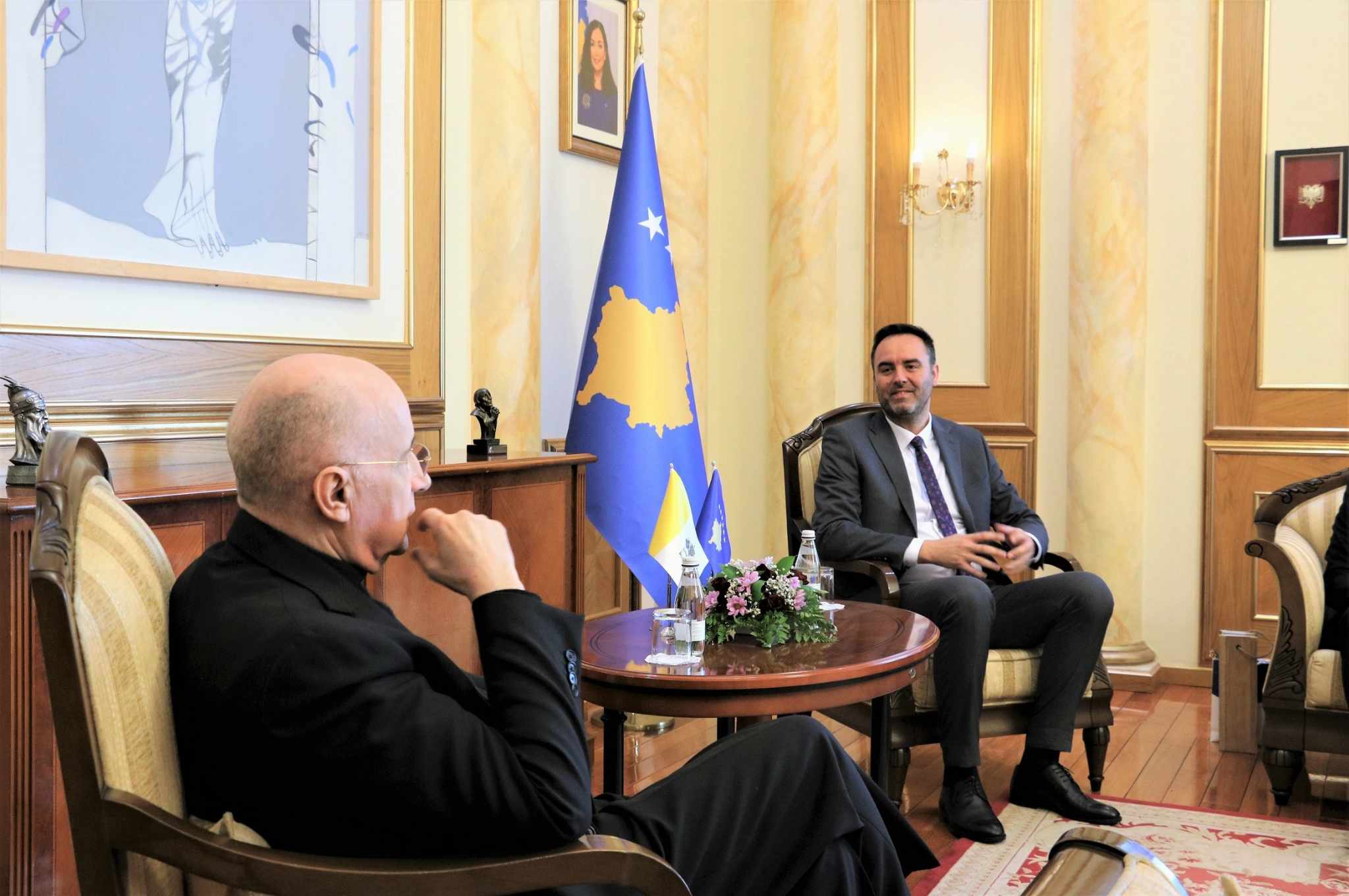 Kosova dhe Vatikani duhet ta njohin njëri tjetrin  thotë Konjufca në takim me Delegatin Apostolik të Selisë së Shenjtë
